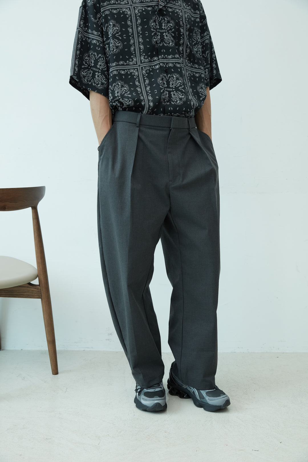 Scimitar Pleated Pants