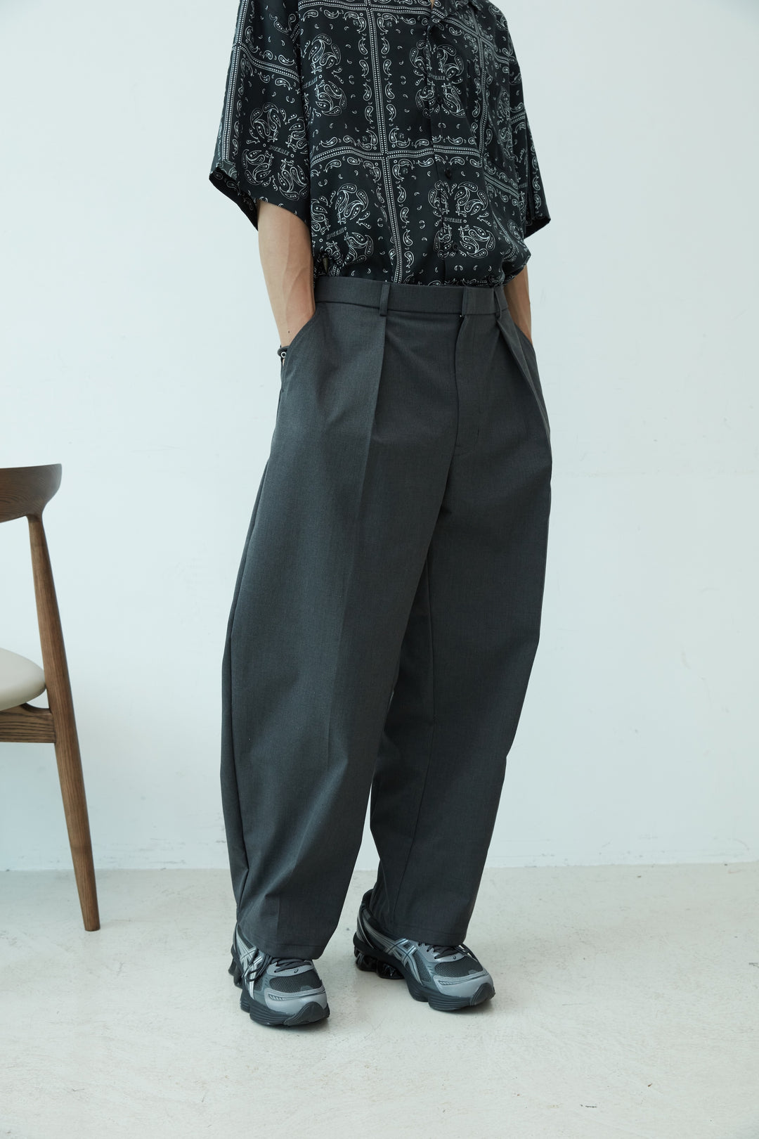 Scimitar Pleated Pants