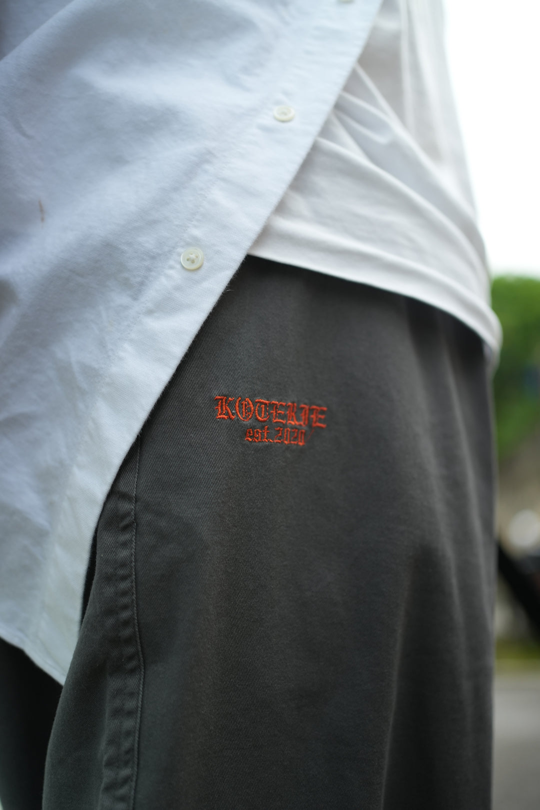 B3049 Essentials Chinos