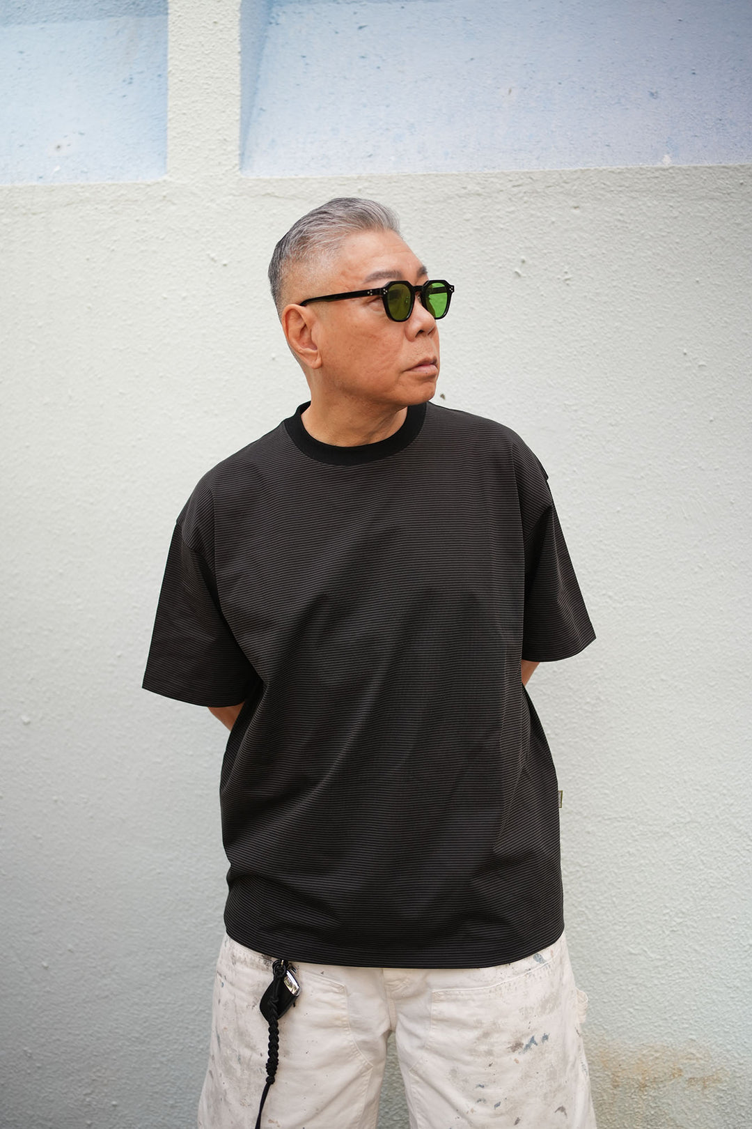 T099 Monochromatic Logo Stripe Tee