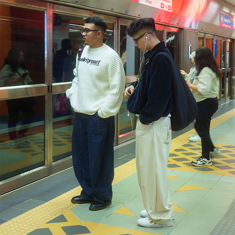 FEELING GREAT EMBROIDERY KNITWEAR